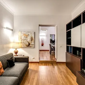 Bernini Near The Trevi Fountain - 4 Bedroom Apartment